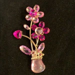 Rhinestone vase and flower pin